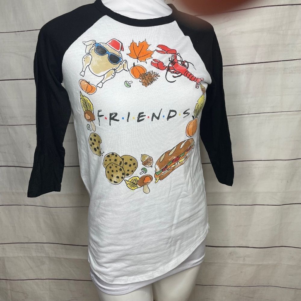 FRIENDS TV show holiday Thanksgiving baseball tee size small